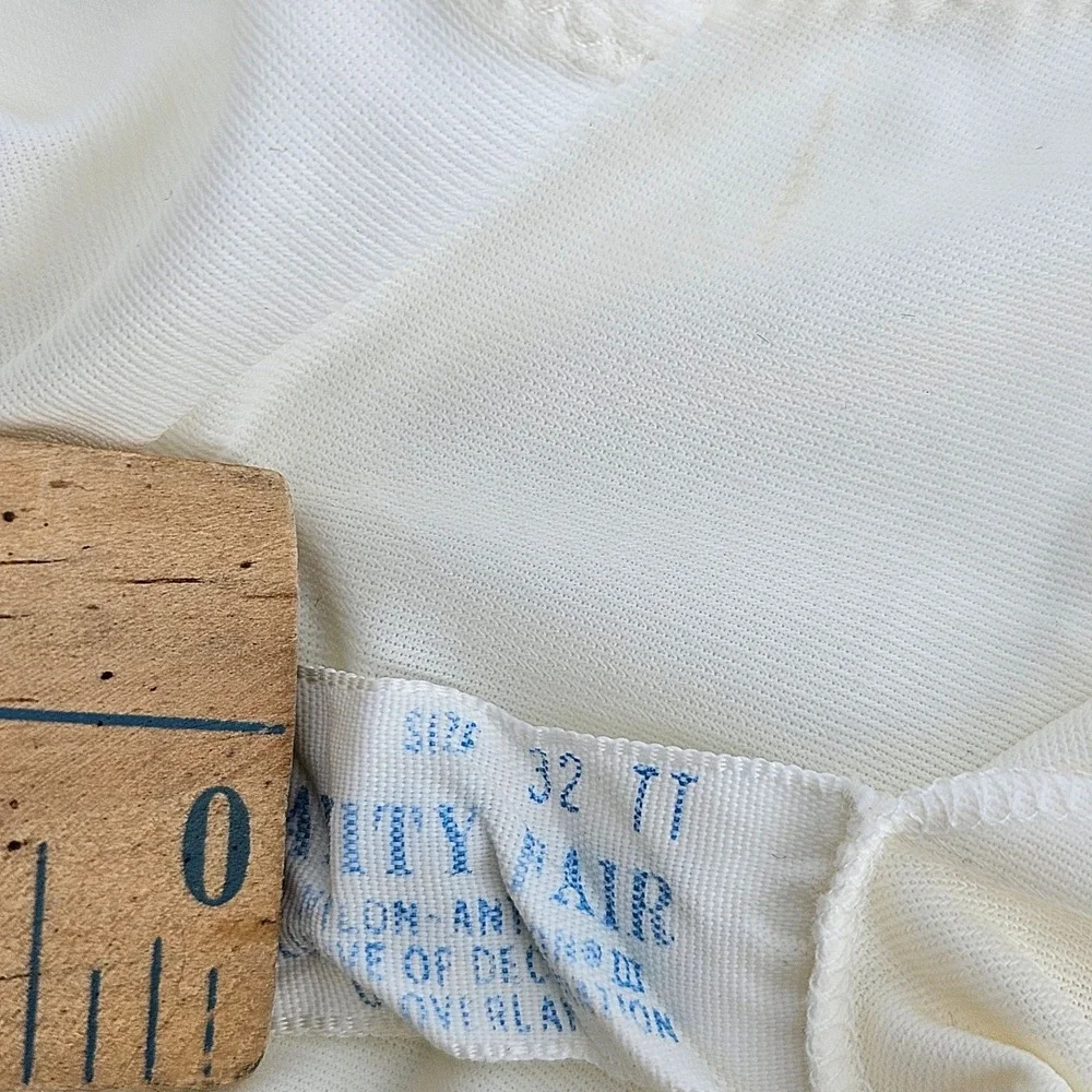 Vintage Vanity Fair Cream Lace Trim Full Slip‎ Dress 32 TT Ivory Midi Nightgown